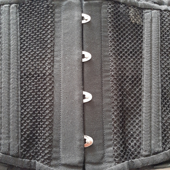 Steel boned corset - Picture 3 of 8